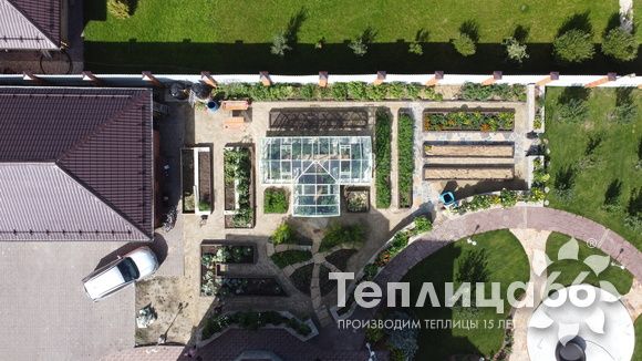 Теплица Ботаник в необычном цвете!